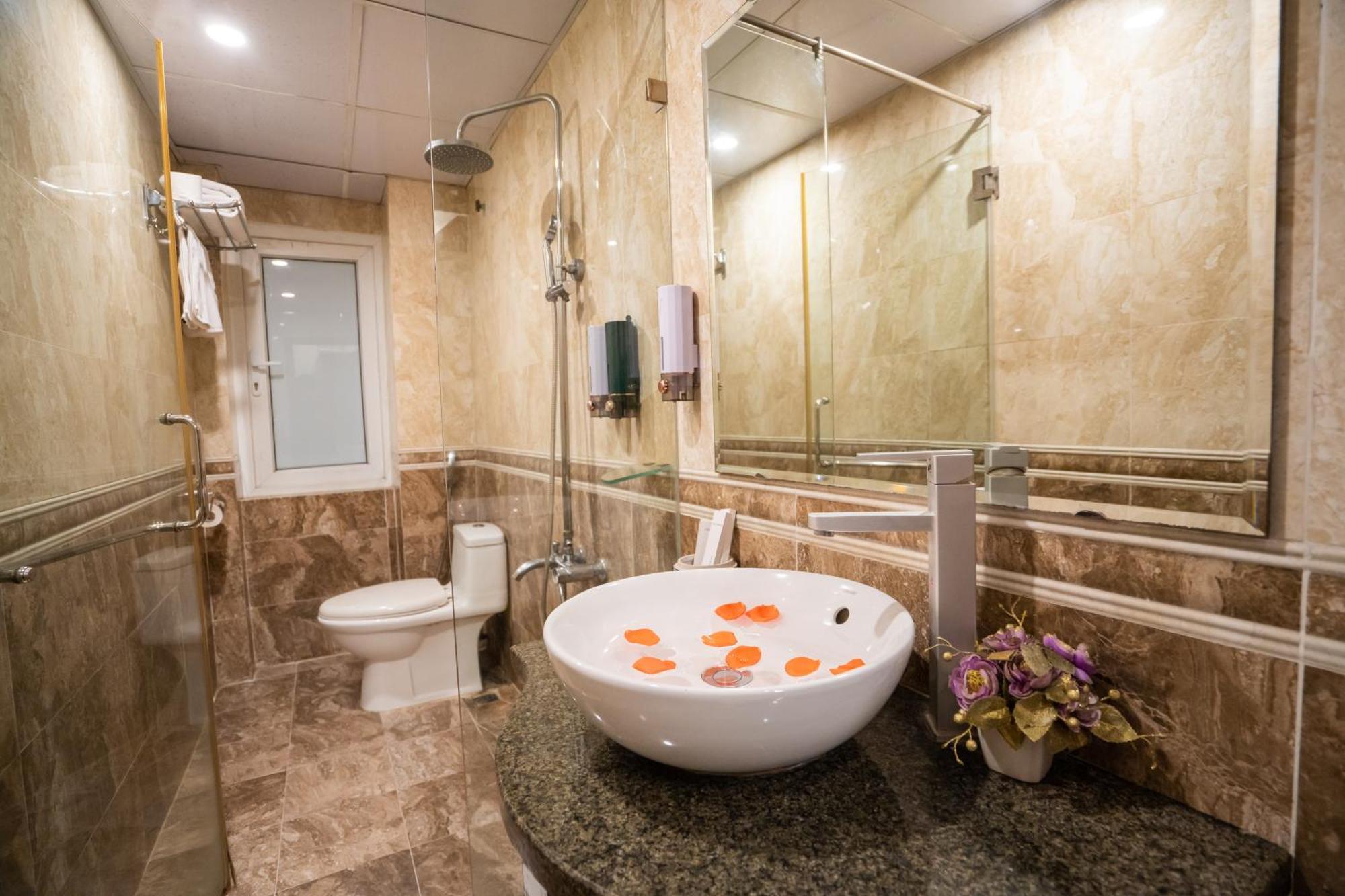 Ha Noi Lake View Hotel & Travel 하노이 외부 사진